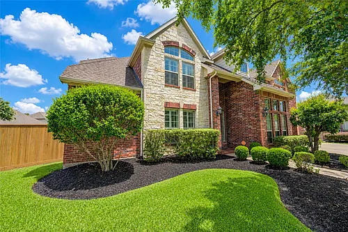 1335 Altavilla Ln Photo 1