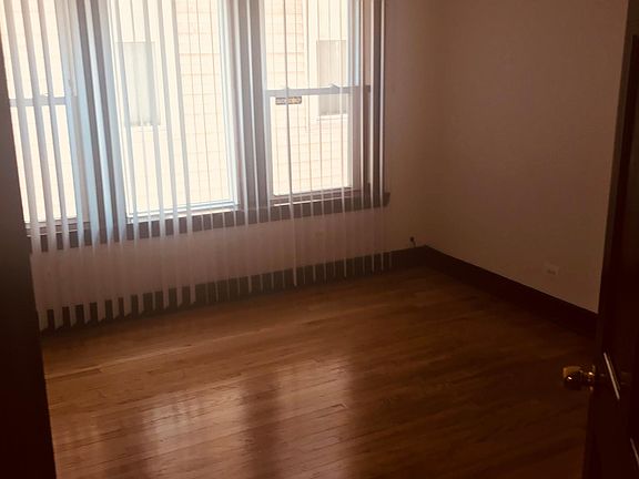 2nd image of 6943 S Woodlawn Ave APT 2