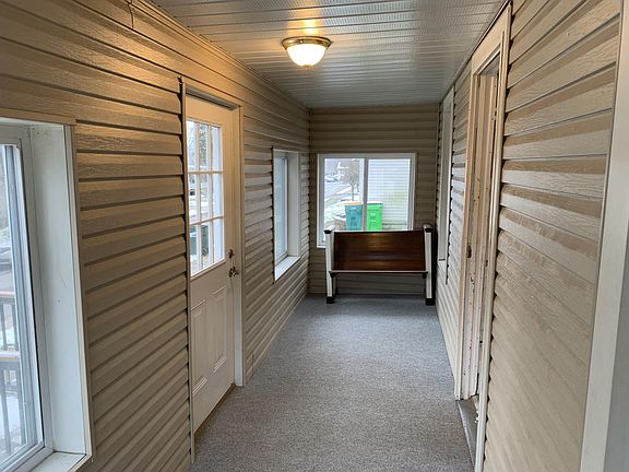 3rd image of 336 Bardon St