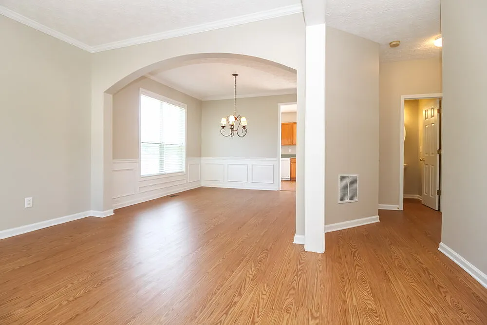 4 bed, 2.5 bath, 2312 sqft, $2,615 — Photo 2