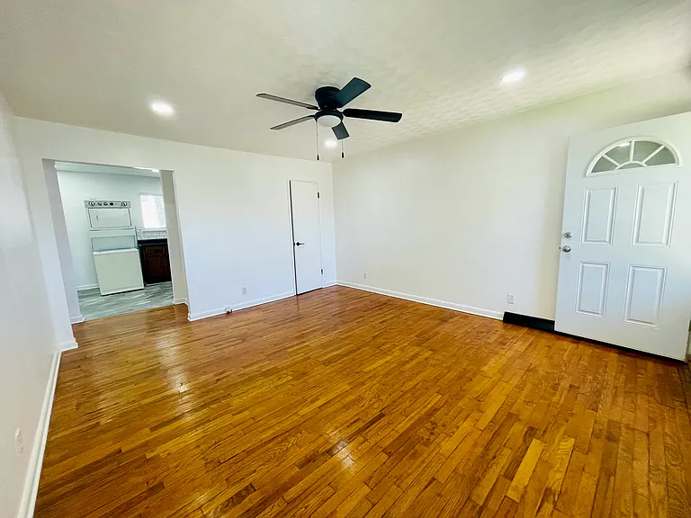 908 S Crutcher Ave #B — Photo 7