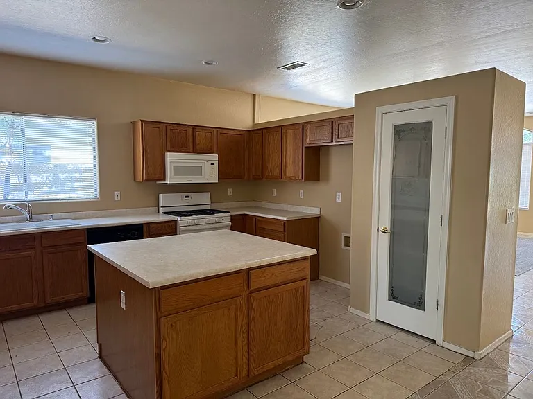 8337 W Cocopah St — Photo 5