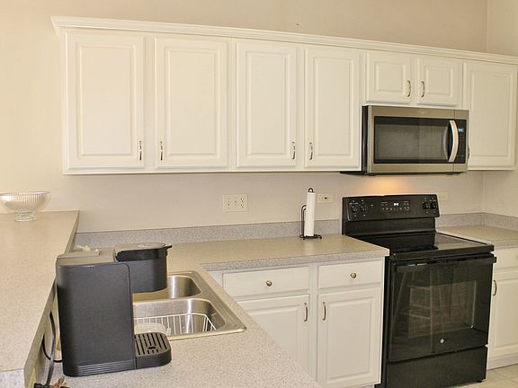 4th image of 13437 Michigan Ave #13437