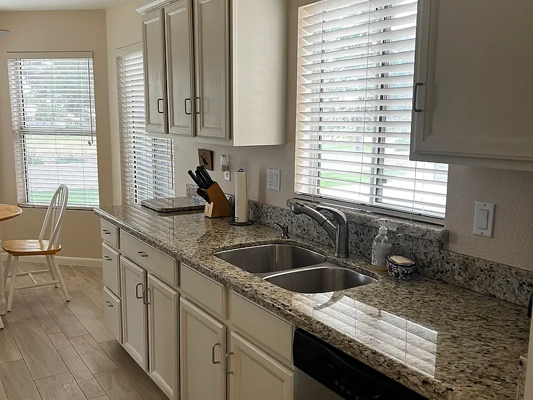 8501 W Utopia Rd — Photo 15