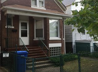 2935 N Washtenaw Ave, Chicago, IL 60618