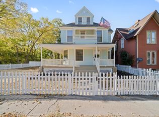 421 S 2nd St, Rockford, IL 61104