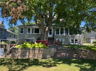 120 Wildwood Beach Rd, Quincy, MI 49082