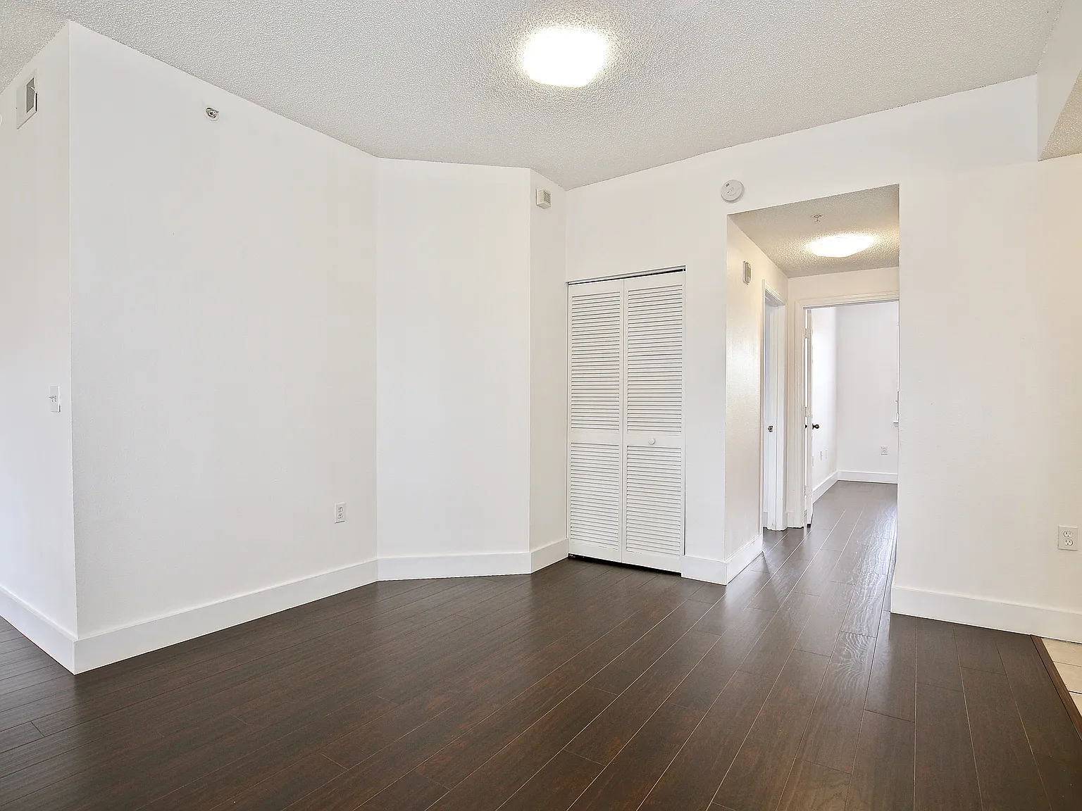 Apt 308 Palms Villa Residences — Photo 3