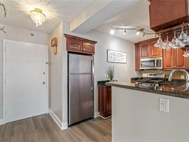 620 Peachtree St NE #911 — Photo 3