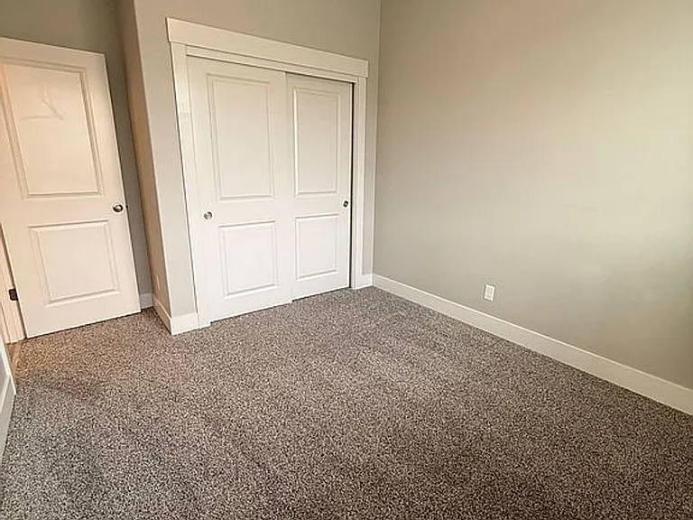 211 NE Alder Way #211NE — Photo 6
