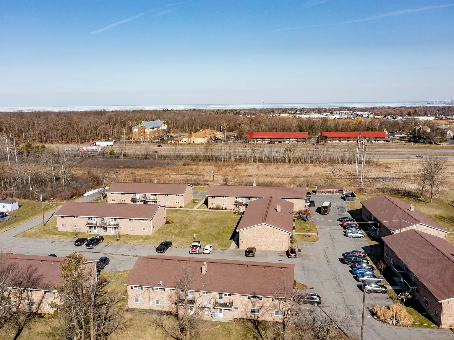 Holiday Meadows Apartments — Photo 3