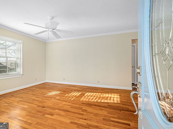 4th image of 231 E Morgan St