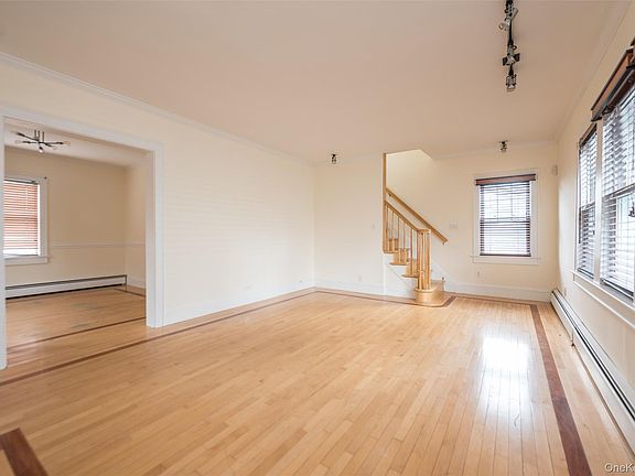 3rd image of 61 Roundhill Drive