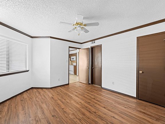 4th image of 2314 Bamboo Dr APT I103