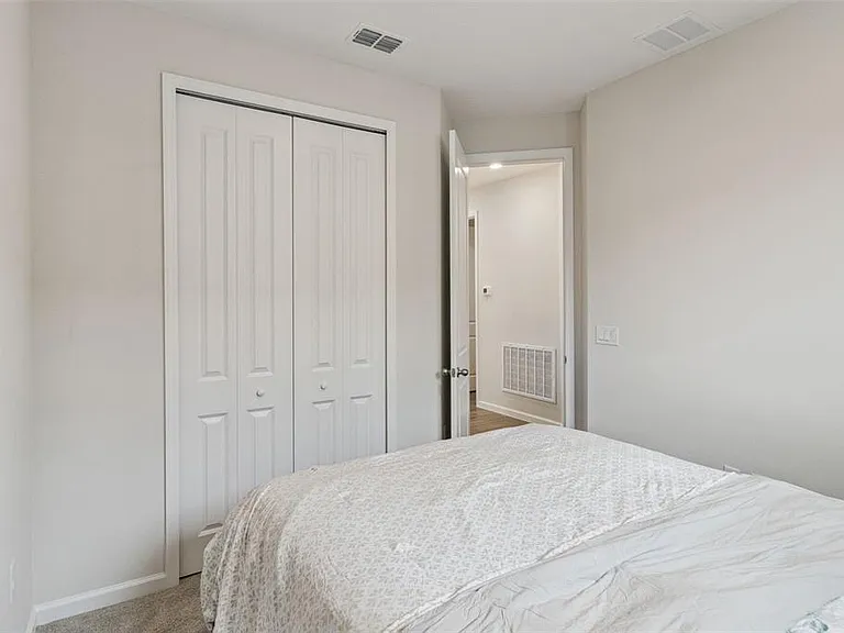654 Heritage Square Dr — Photo 23