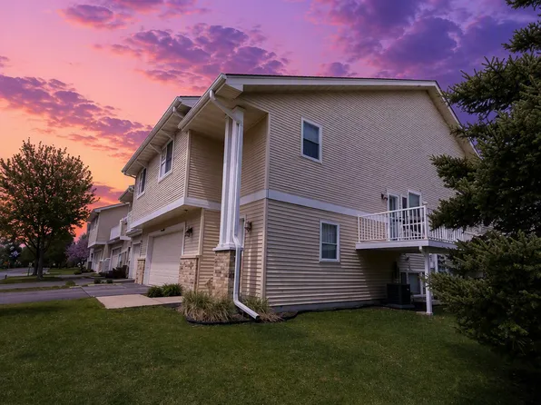 4820 Underwood Ln N Unit E, Plymouth, MN 55442