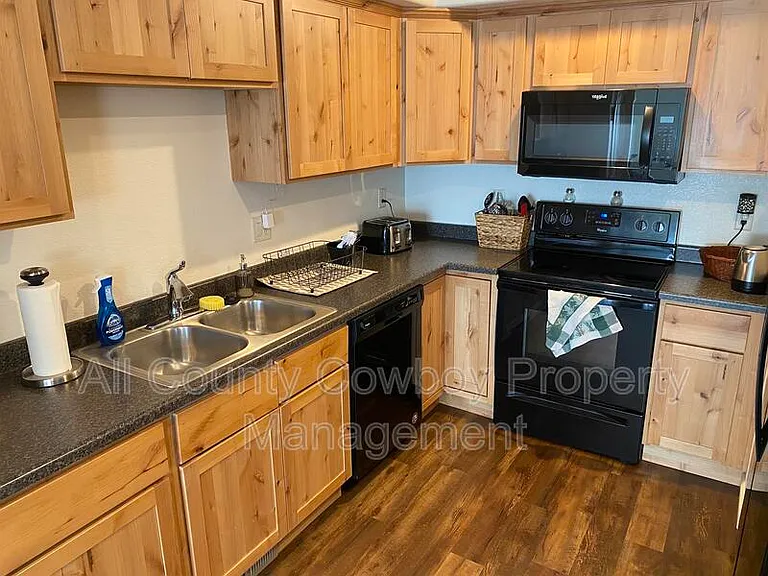 4124 Plateau Ct — Photo 2