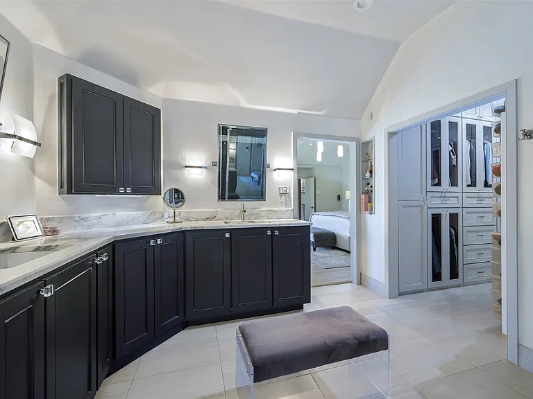 5913 Hempstead Dr — Photo 19