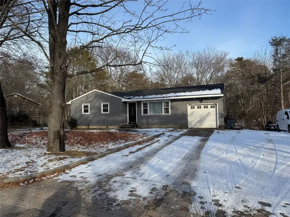 427 Robinson Avenue, Patchogue, NY 11772