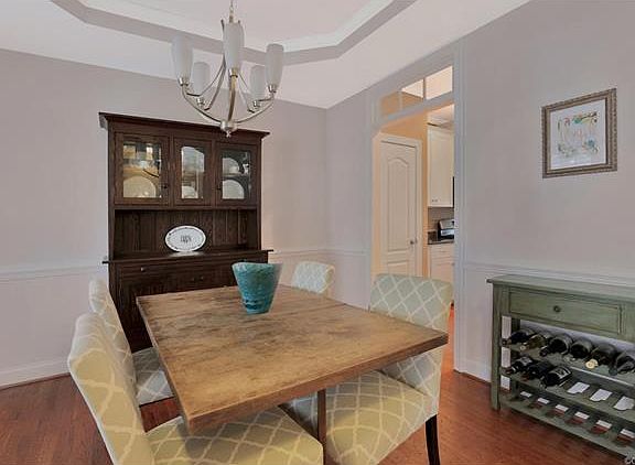 4th image of 3417 1/2 Stuart Ave