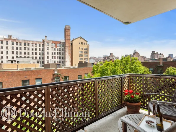 359 West 11th Street image 1 of 9