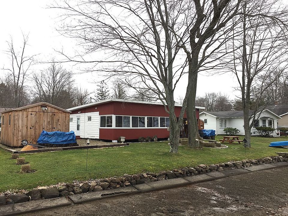1st image of 24389 Park Dr
