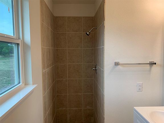 3rd image of 156 Bridlewood Ln