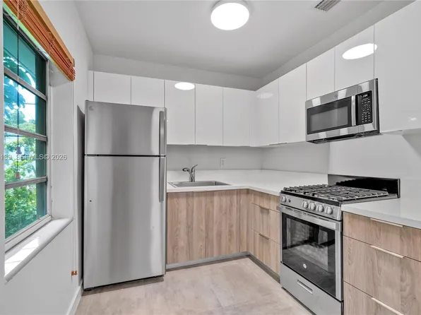 411 Santander Ave #1, Miami, FL 33134