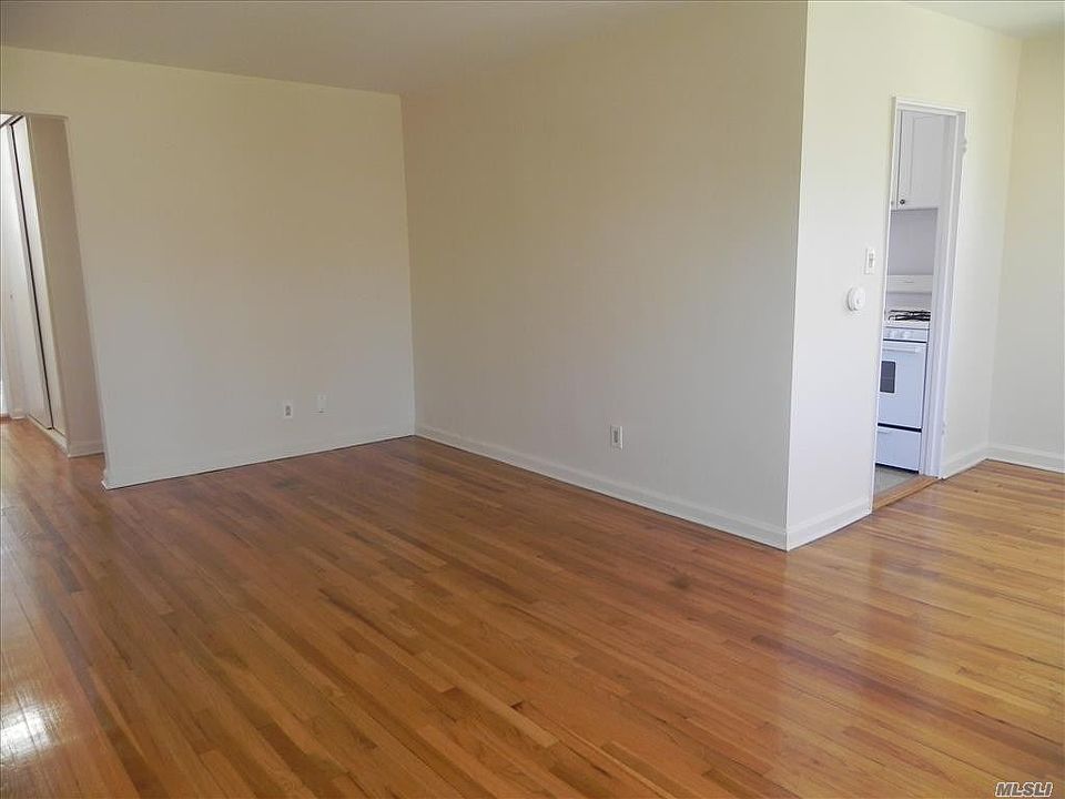 1st image of 17 Dolphin Grn APT E2k