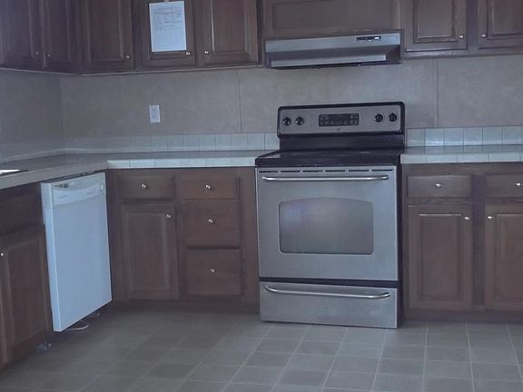 2nd image of 2835 Orangewood Dr