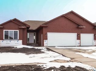 6204 S Badlands Ave, Sioux Falls, SD 57108