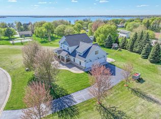 3693 Crestwood Rdg NE, Alexandria, MN 56308