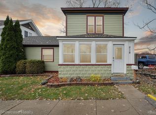 218 McCarthy St, Howell, MI 48843