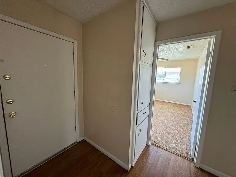 1526 Leader Dr — Photo 5