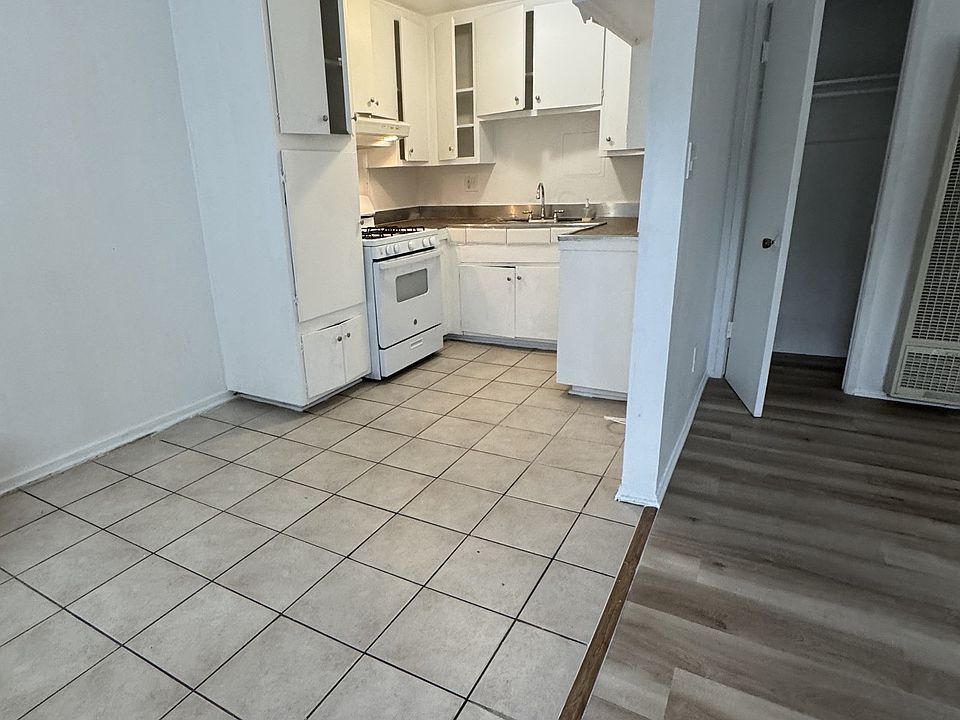 1st image of 4047 W 23rd St APT 203
