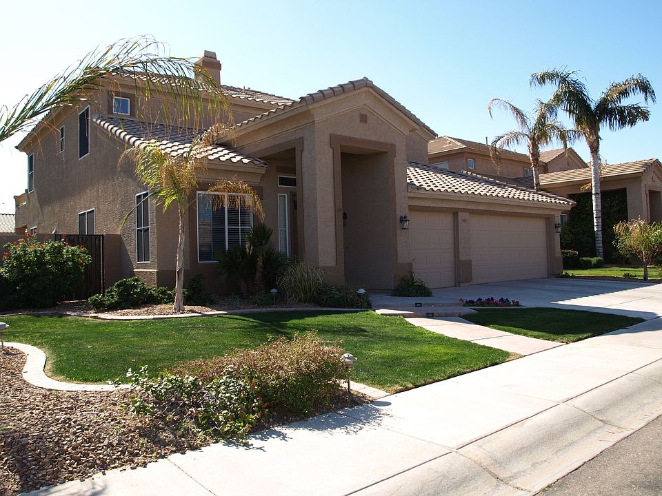 1st image of 967 W Redwood Dr