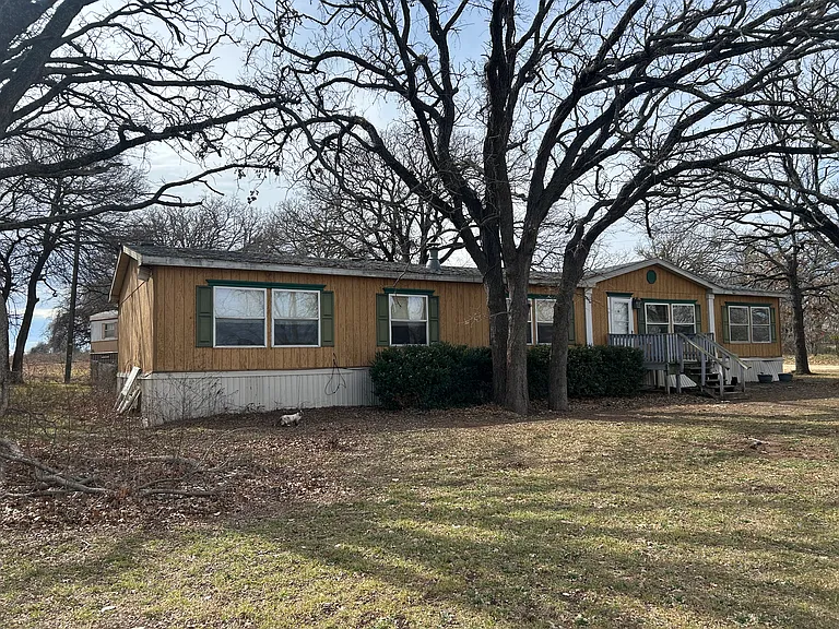 301 Elm Ln — Photo 8