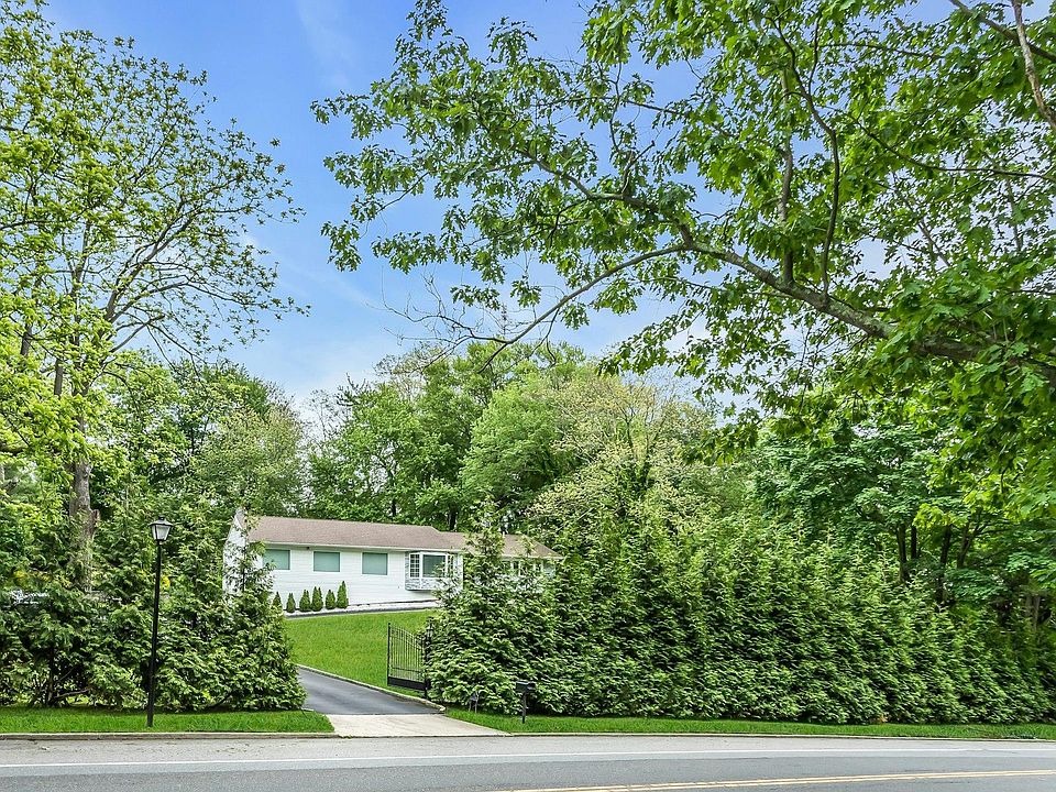 70 Bagatelle Road, Melville, NY 11747 | Zillow