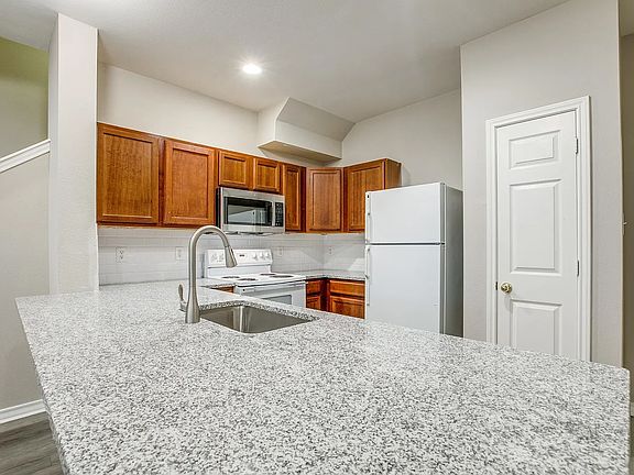 5th image of 7803 Kingsbury Way Unit 2