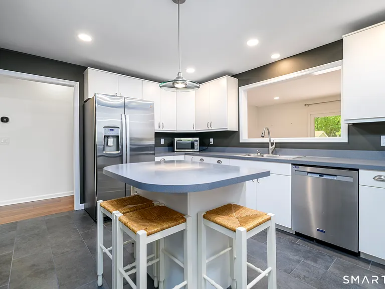 39 Kenilworth Dr W — Photo 6