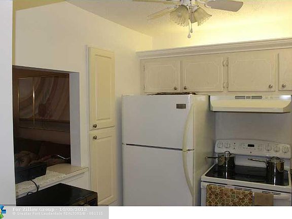 4th image of 109 Lyndhurst E #109