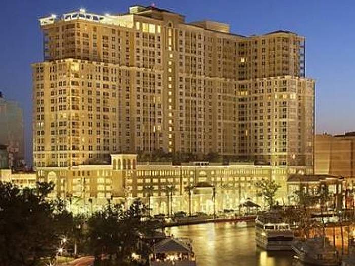 Luxury 2/2 Condo