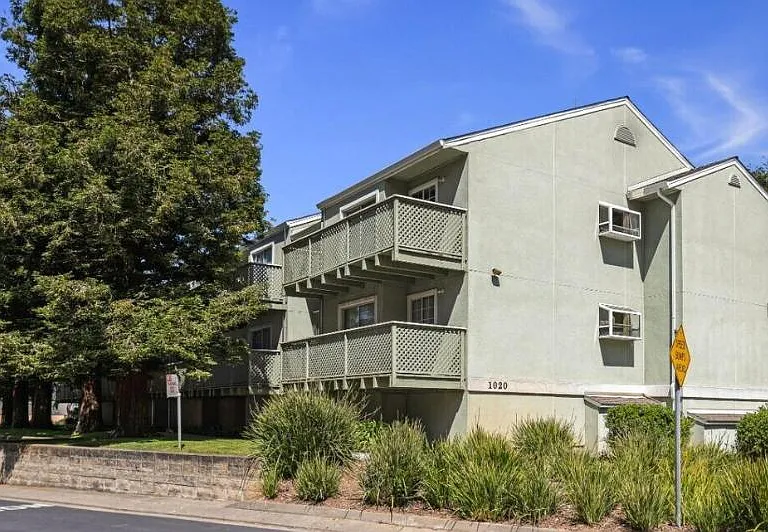 Wide streets and exterior kept clean by HOA
