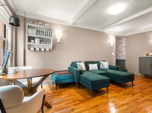 333 East 43rd Street image 5 of 13