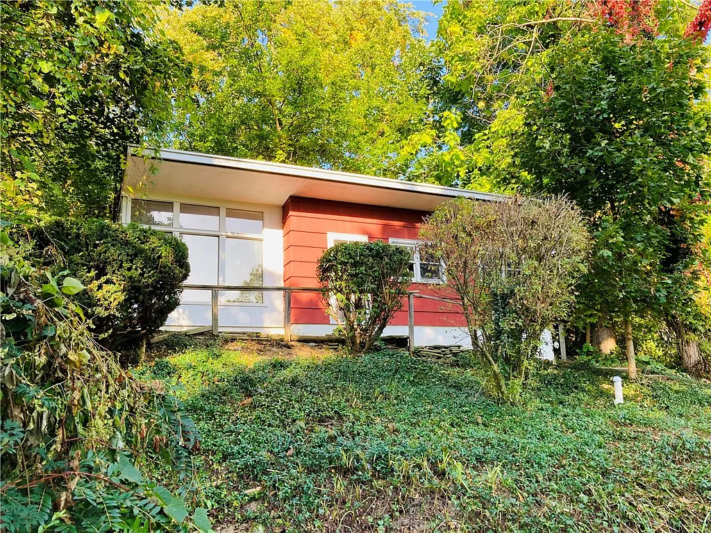 114 Sprague Ln photo 1