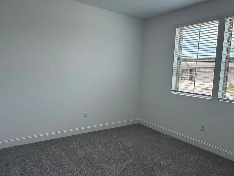 334 Mistfield St — Photo 5