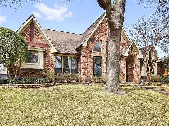 2nd image of 15315 Cypress Hills Dr