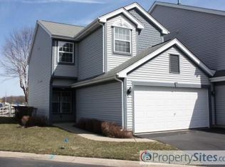 201 Leisure Dr, Fox Lake, IL 60020