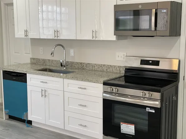 1517 31st St, Galveston, TX 77550