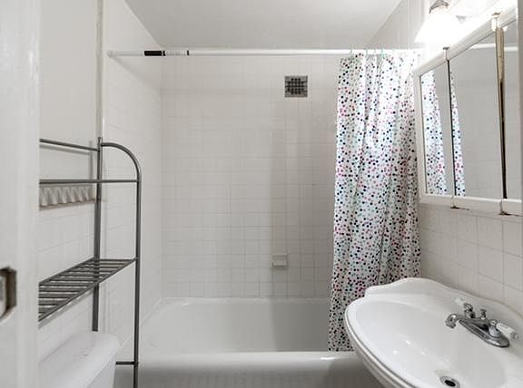 4th image of 1324 Locust St APT 525